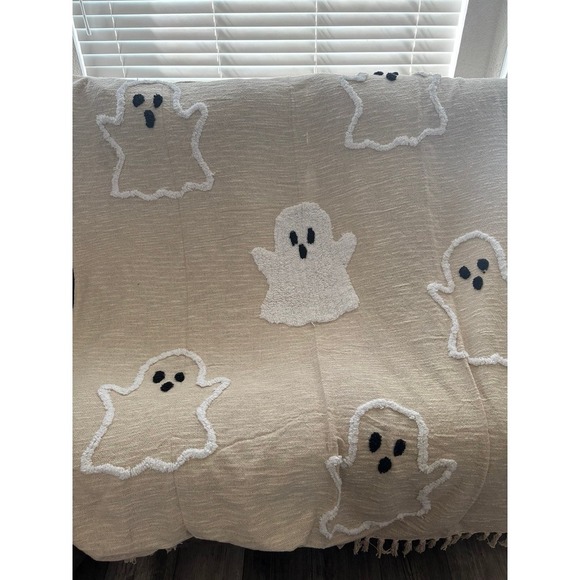 Ghost Throw - Picture 7 of 8